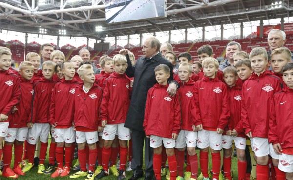 Putin rechaza reducir número de sedes del Mundial Rusia 2018