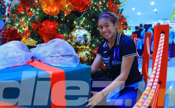 Elexa Barh ya aprendió a hablar el 'caliche' de Honduras