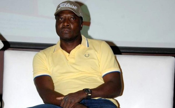 'Es extraño que cuando quiero emplearme en fútbol aparece orden de Interpol'