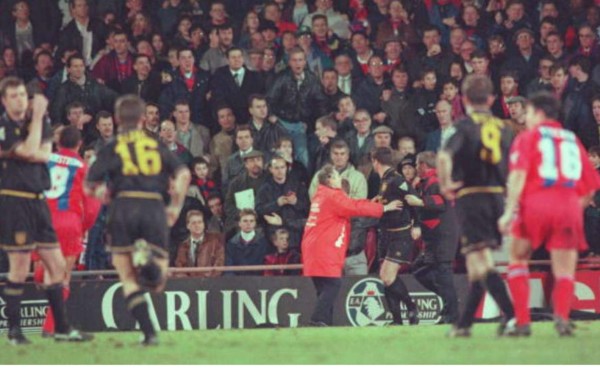 Deportistas que se han ido a los golpes con aficionados