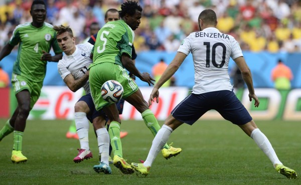 Francia vence a Nigeria y avanza a cuartos de final