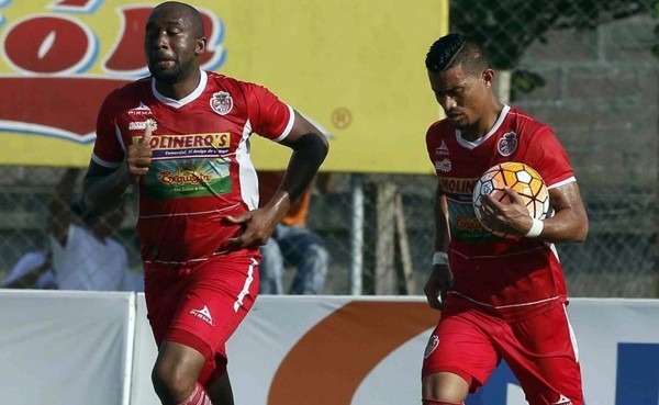 Vega, Altamirano y Palacios sin contrato en Real Sociedad