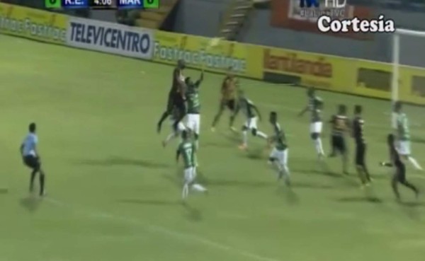 VIDEO: Así fue el penal que sancionaron a Real España por mano de Josimar