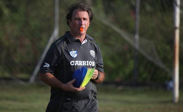 Guaita es separado y llega Jorge Pineda como técnico de Victoria