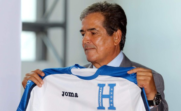 Jorge Luis Pinto: 'Lozano no va a estar para el partido ante Canadá'