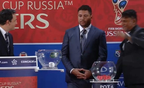 Carlos Pavón y Ronaldo sortearon la suerte de selecciones de Concacaf