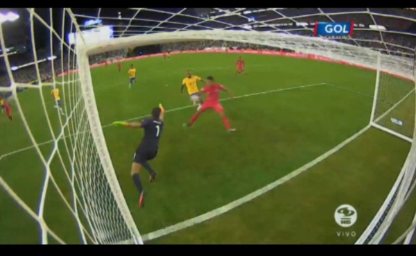 Así fue la acción de gol de Perú ante Brasil en el Gillette Stadium.