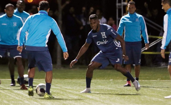 Brayan Beckeles: 'No me siento con el puesto fijo por estar en el extranjero'