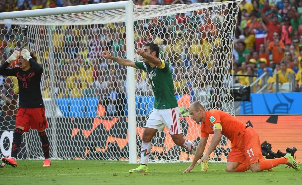 VIDEO: El penal de Rafa Márquez contra Arjen Robben&nbsp;&nbsp;