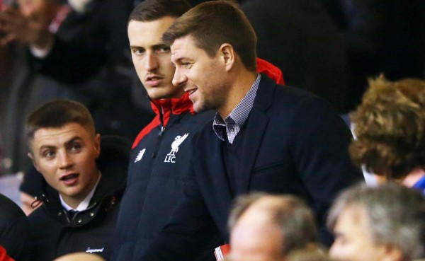 Steven Gerrard medita colgar las botas a finales del 2016