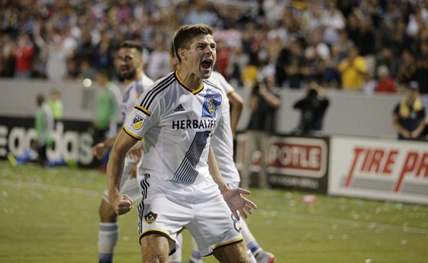 VIDEO: Steven Gerrard debutó con gol y triunfo del Galaxy