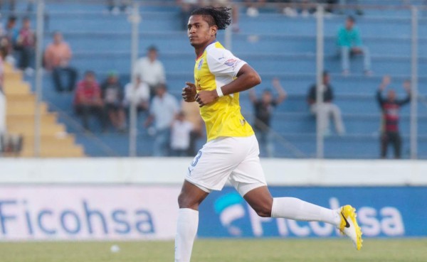 Nerlin Membreño: 'Lo de Carlo Costly es darle más minutos'