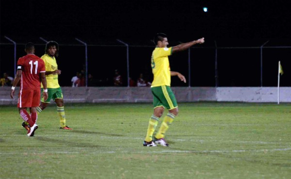 Carlos Ramírez anota en Olanchito el histórico gol 19 mil de Liga Nacional