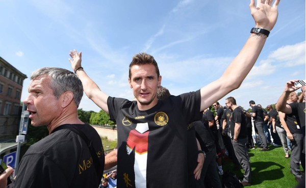 Federación de Alemania se disculpará por burlesco baile de jugadores