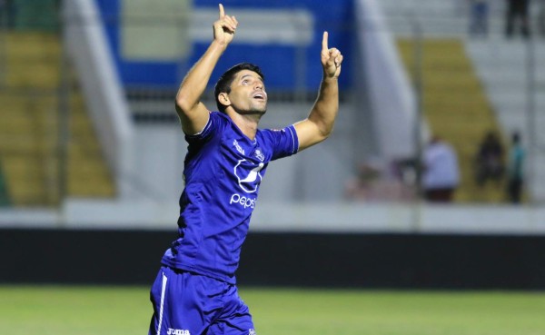 La deuda de Israel Silva en los clásicos ante Olimpia