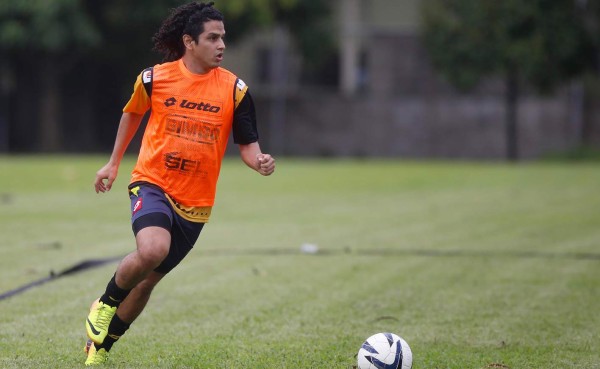 Para Wilmer Cruz, Luis Lobo es el mejor delantero de Honduras