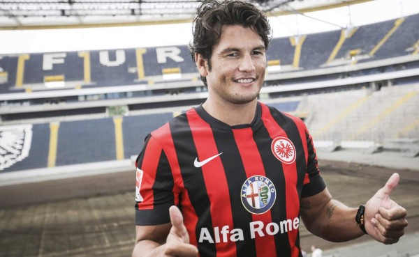 Eintracht Frankfurt ficha al delantero paraguayo Nelson Valdez