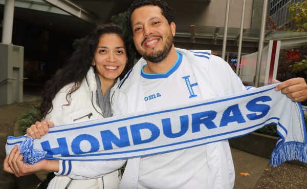 Amor de catracho y mexicana que apoyarán en el Canadá-Honduras