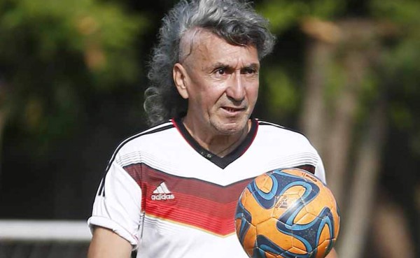 El Mágico González: 'Messi es un adivino del fútbol'