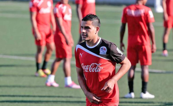 Júnior Sandoval sigue sin firmar contrato con Olimpia