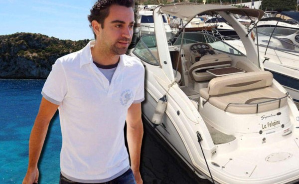 El yate de Xavi sale a subasta para ayudar al rescate de refugiados