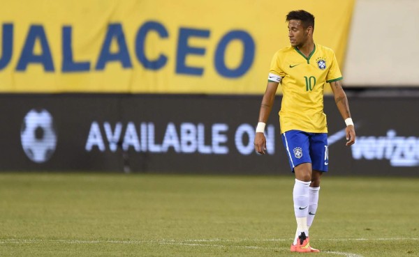 VIDEO: Neymar se falló increíble gol ante Ecuador