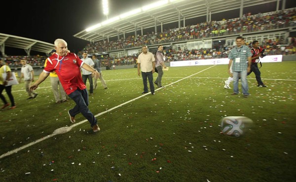 Dunga y Rivaldo inauguraron el 'Maracaná” de Panamá