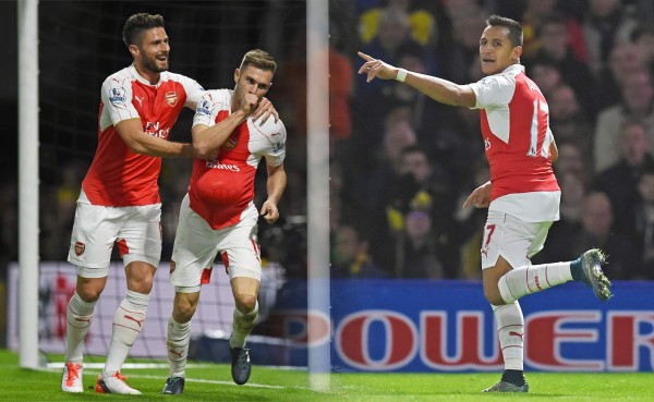 El Arsenal golea al Watford y sigue la estela de City y United