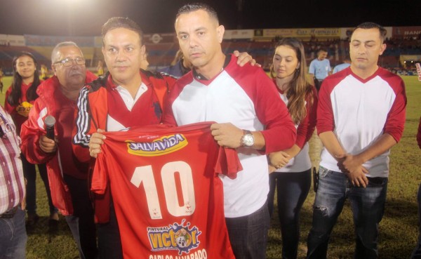 Vida retirará la camisa 10 en honor al fallecido Carlos Alvarado