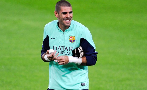 Víctor Valdés jugaría con el Liverpool de Inglaterra