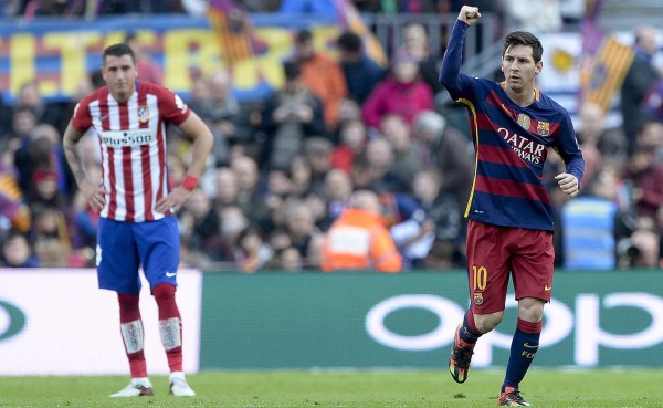 Barcelona derrota al Atlético de Madrid y aumenta ventaja como líder