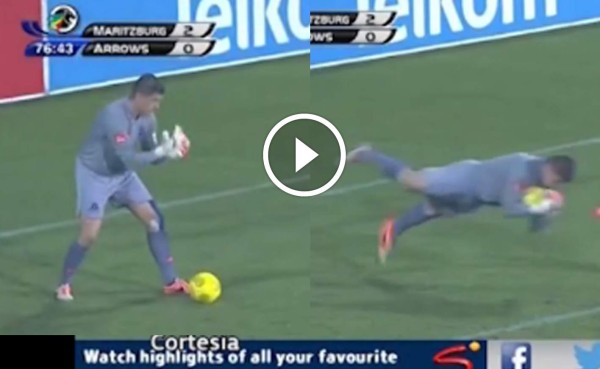 VIDEO: La jugada loca de un arquero en el fútbol de Sudáfrica