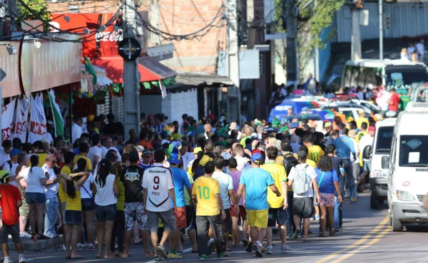 Aficionados ingleses atacados en Sao Paulo