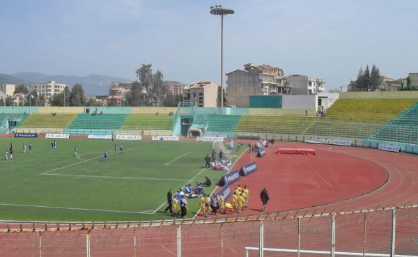 Cierran estadio en Argelia por la muerte de un futbolista