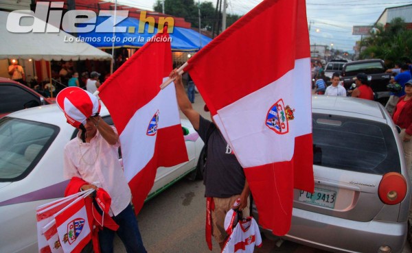 AMBIENTE DE FIESTA EN TOCOA PARA LA FINAL
