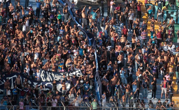 Elencoff a la barra del Motagua: 'No los vamos a dejar ingresar'