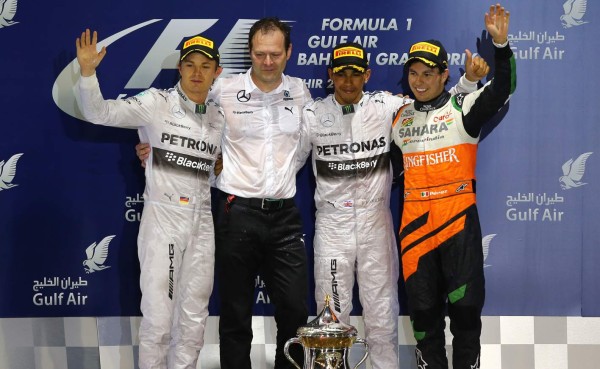 Hamilton se queda con el GP de Bahréin, Checo Pérez completó el podio