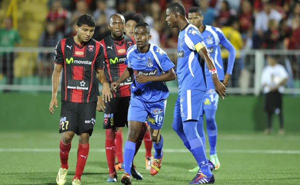 Árabe Unido quedó contento y espera el choque de vuelta