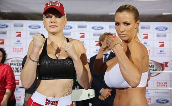 VIDEO: Modelo y actriz porno se enfrentan en ring de boxeo en Alemania