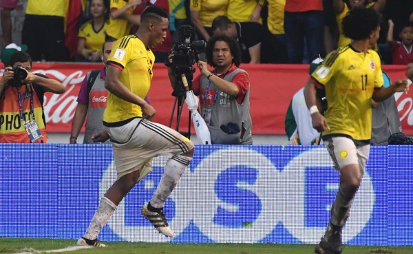 Colombia sufre en casa y consigue agónico empate ante Uruguay
