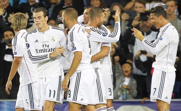 Real Madrid conquista Supercopa de Europa con doblete de Ronaldo