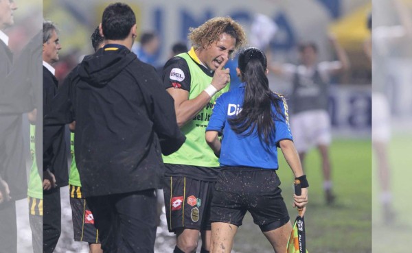 Fotos: Así es Shirley Perelló, la mujer árbitro más destacada en HonduraS