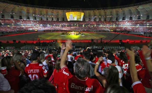Estadio Beira Rio se reinaguró con fútbol y fiesta