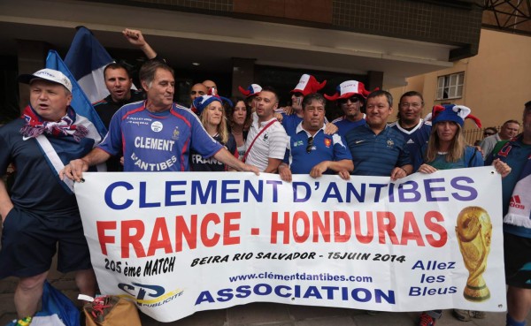 Franceses y hondureños se toman hotel galo
