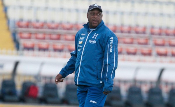 Hernán Medford: 'Los legionarios no solo porque lleguen es que van a jugar'