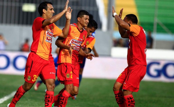 Real España derrota al FAS en amistoso disputado en El Salvador