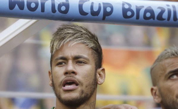 Neymar le da 'un siete como mucho' a Brasil en el Mundial
