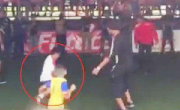 VIDEO: Niño guatemalteco anota golazo y no lo celebró con Ronaldinho