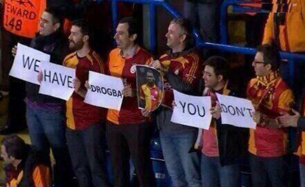 Didier Drogba fue recibido como Rey en Stamford Bridge