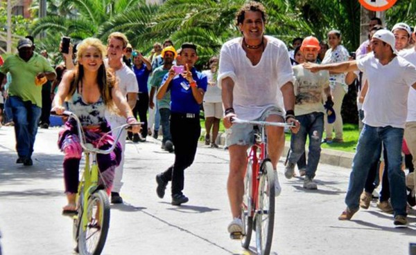 Polémica en Colombia por el acento español de Shakira